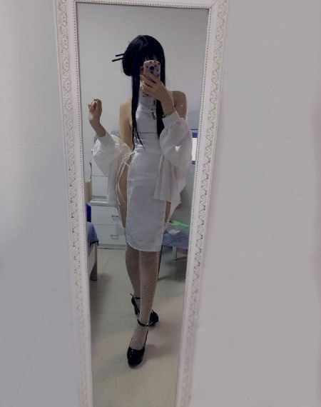 美人无泪
