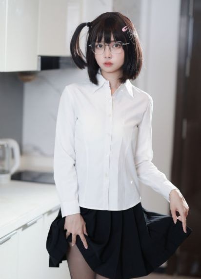 娇妻被朋友玩得呻吟在线电影