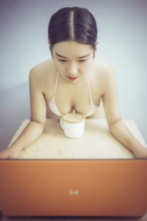 情迷六月花在线观看