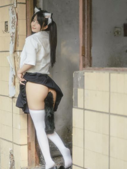 一人上面3人在线观看