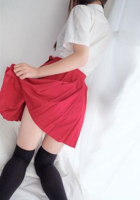 不穿内衣的瑜伽教练