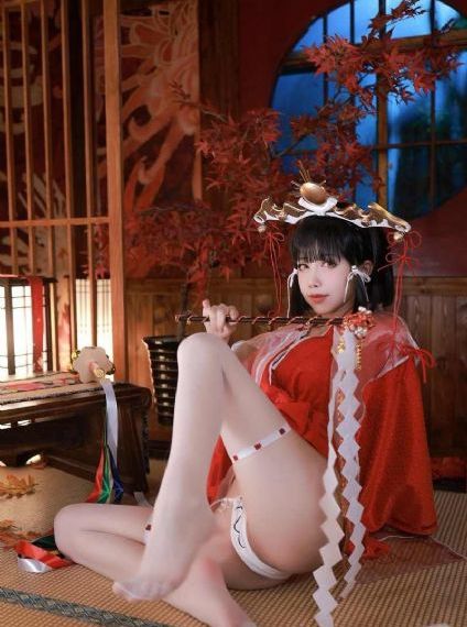 恨君不似江楼月